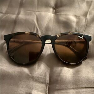 QUAY Round Tortoise Sunglasses - Brown Lenses